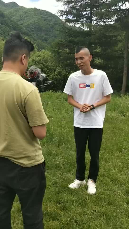 炎炎夏日全国网红导游第一人冰蛋到宁夏六盘山享清凉认亲戚